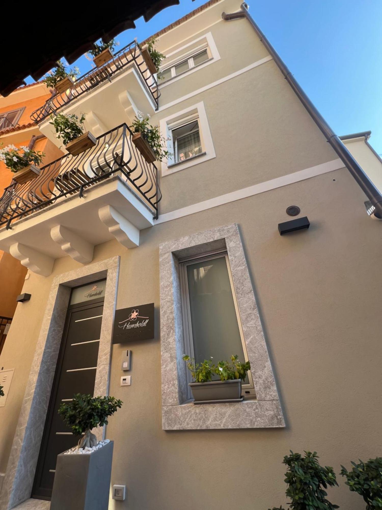 Humboldt Luxury Rooms تاورمينا المظهر الخارجي الصورة